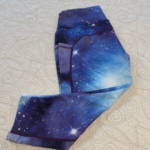 Galaxy Print Women’s Capri Leggings w/side pockets